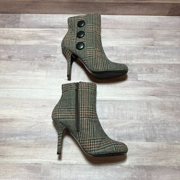 diba Plaid Ankle High Heel Boots With Button Detail & Side Zipper Closure - Picture 8 of 14